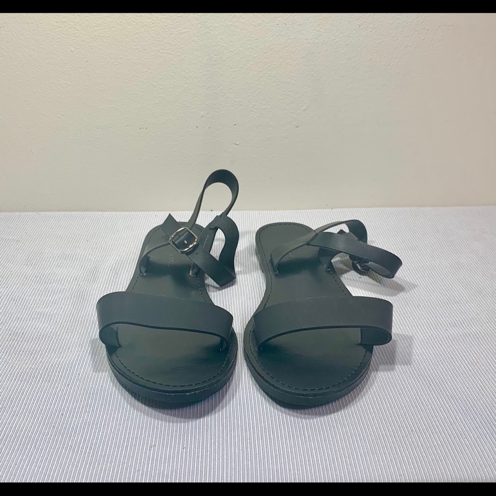 Sandals - Picture 2 of 6